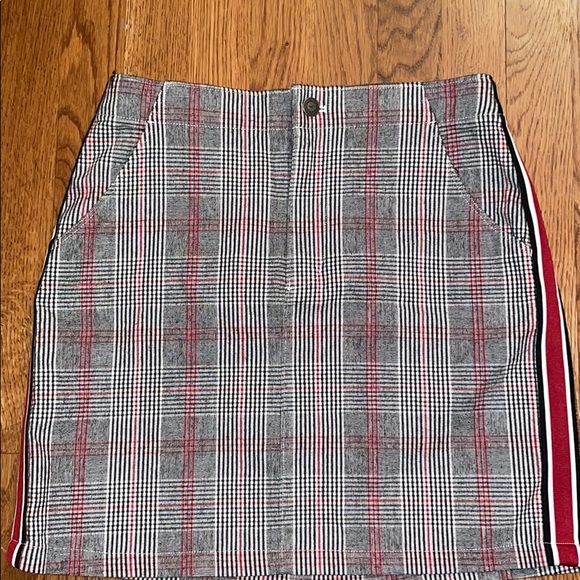 Hollister Dresses & Skirts - HOLLISTER SKIRT!